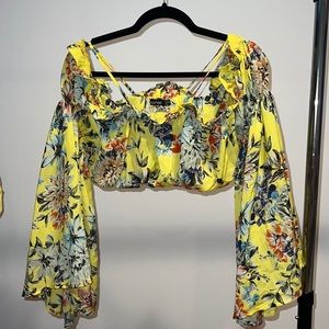 Boohoo floral cropped blouse. Size US 6